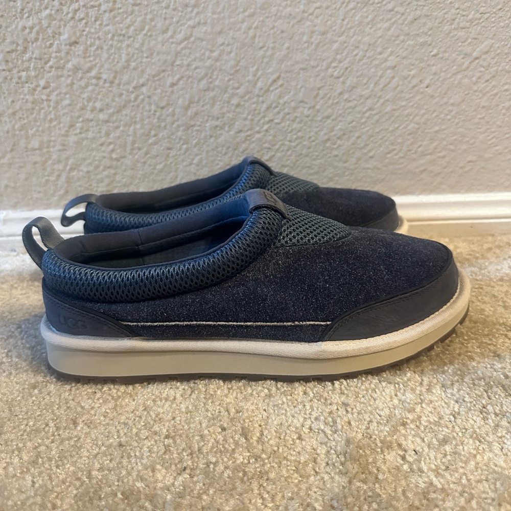 UGG - Picture 5 of 10